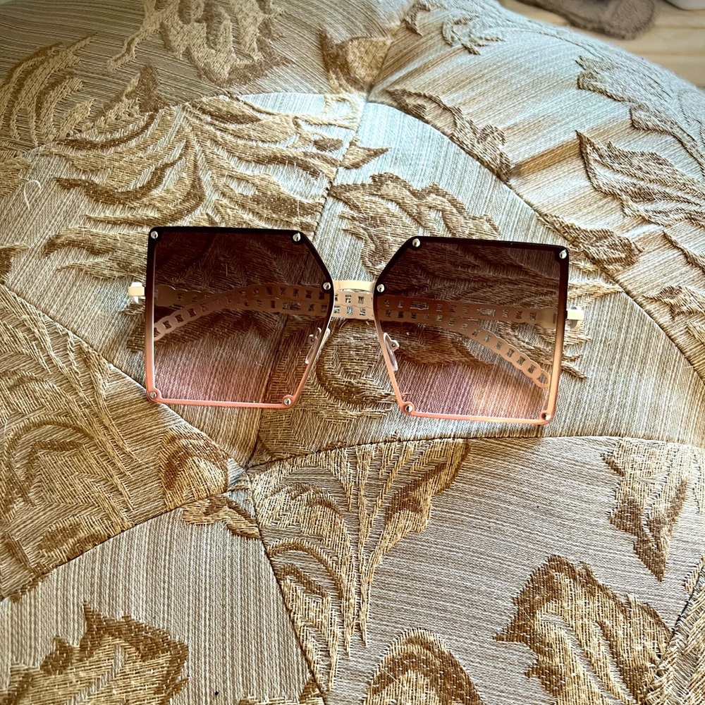 Big Square Fashion Sunglasses - Picture 4 of 4